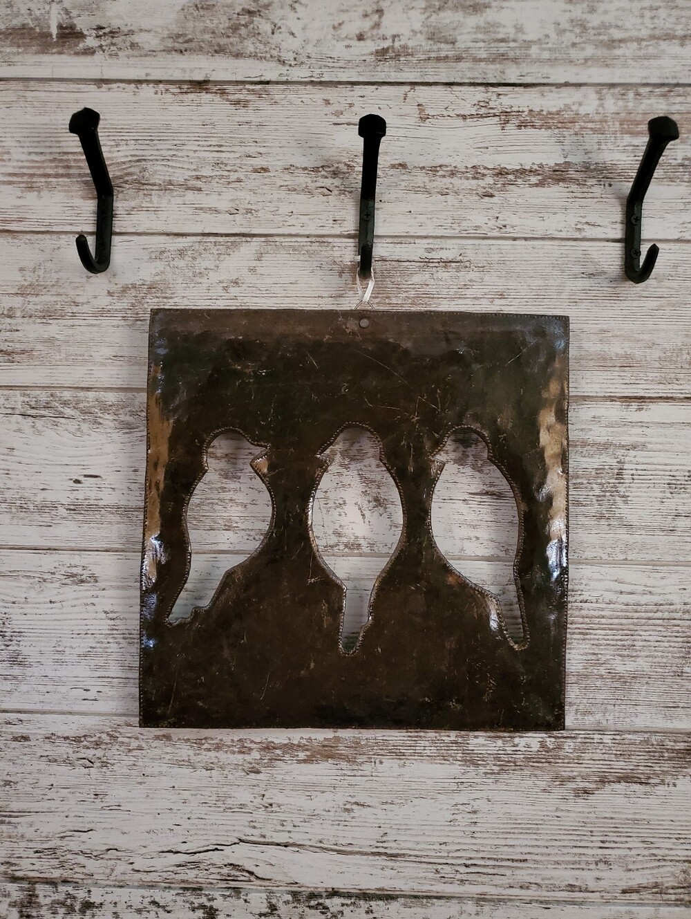 Rustic Hand Hammered Metal Bird Wall Art Plaque Distressed Farmhouse Decor